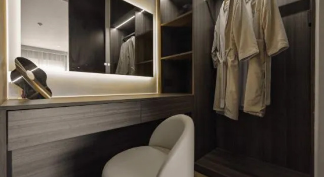 Deluxe Suite Lakeside House