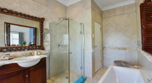 Двухместный номер Standard с видом на бассейн African Tulip Guesthouse
