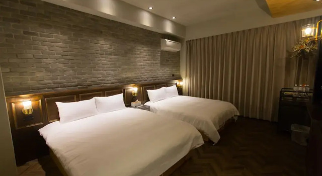 Четырёхместный номер Standard с балконом We Love Inn