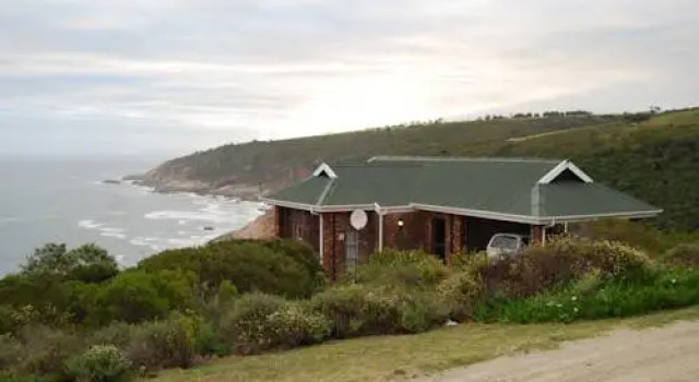Blue Whale Resort Self Catering Chalets, Buchen Sie Chalet Villen in George, Villa