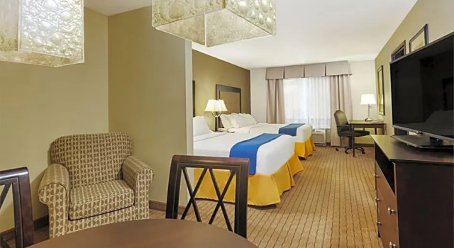 Номер Deluxe Holiday Inn Express Hotel & Suites Madison-Verona by IHG