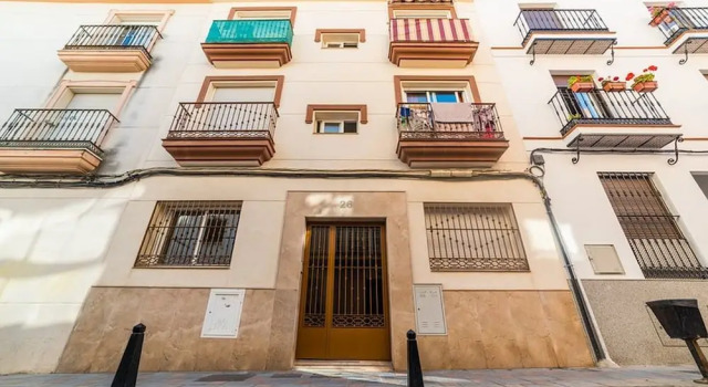 Calle Cuesta | 6  Pax | Second Line | 2331-AW