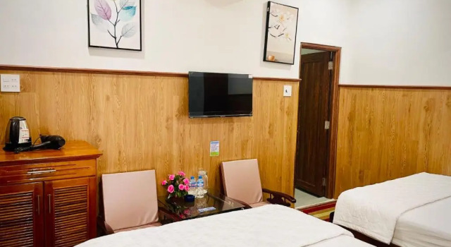 Четырёхместный номер Standard Nhu Y Hotel