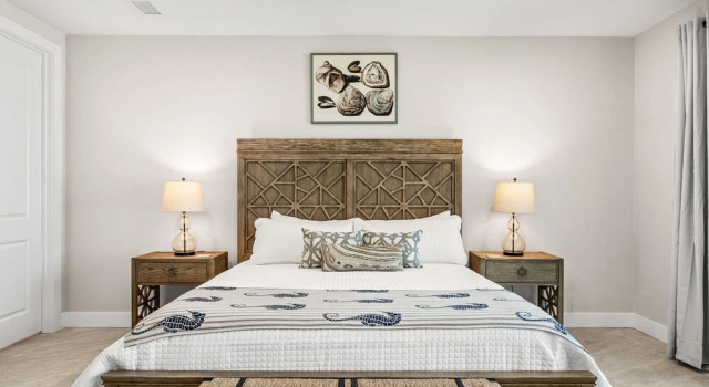 30 & 40 8th Avenue, Book Villa Villaer i Florida, Villa