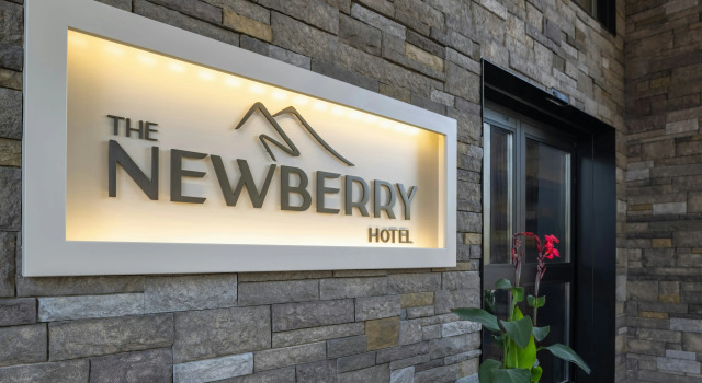 The Newberry Hotel Bend, Tapestry Collection by Hilton, Забронировать Отель Отели Бенд с бассейном, рядом с Blockbuster, Бассейн