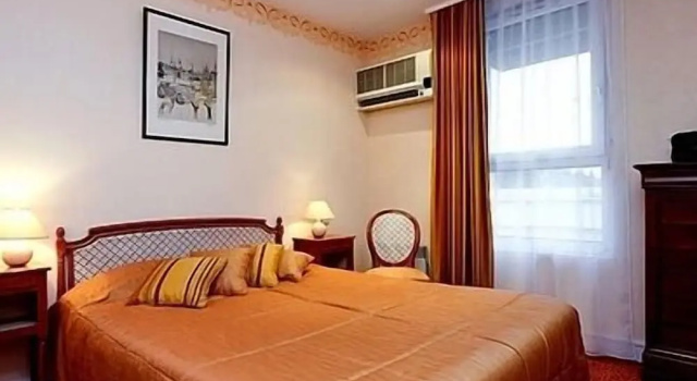 Двухместный номер Standard Logis Hôtel restaurant LE MEDICIS