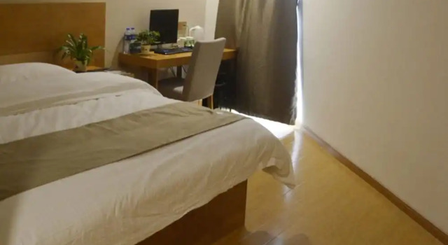 Номер Comfort GreenTree Inn Anqing Wangjiang County Lantian Road Yiheyuan Express Hotel