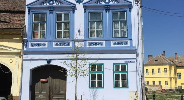 Buon Studio Sibiu, near train station and Small Square Old Town, Забронировать Апартаменты/квартира Апартаменты Сибиу, рядом с Медицинская школа при Университете «Лучиан Блага» в Сибиу, Апартаменты/квартира