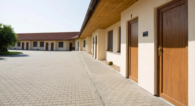 Motel Kobero, Rezerwuj Hotel Hotele w Central Bohemia z parkingiem, Parking