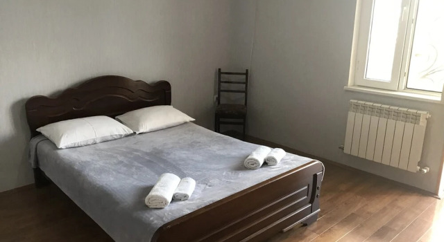 Bajo Guest House, Rezerwuj Pensjonat Hotele w Imereti z parkingiem, Parking