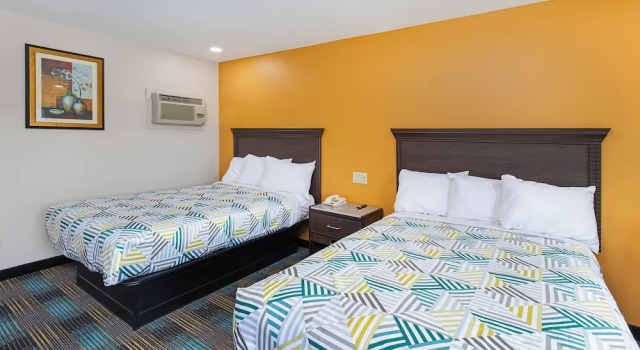 Четырёхместный номер Standard Cardinal Motel Bowling Green
