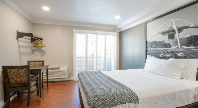 Номер Deluxe Elev8 Hotel Los Angeles, LAX