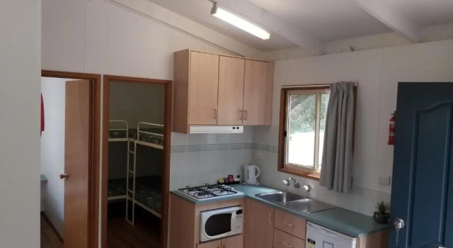 Двухместный семейный номер Standard с видом на бассейн Euroa Caravan Park