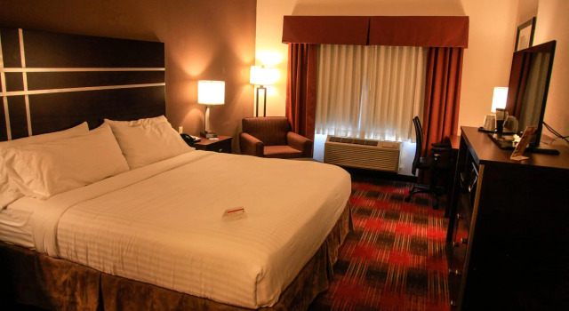 Номер Standard Holiday Inn Express & Suites Cumberland - La Vale by IHG