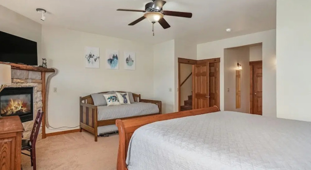 Jackstraw Mountain 32 2 Bedroom Condo by RedAwning