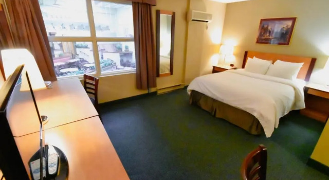 Номер Superior Canad Inns Destination Centre Windsor Park