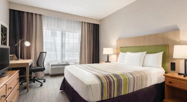 Люкс Country Inn & Suites by Radisson, Big Flats , NY