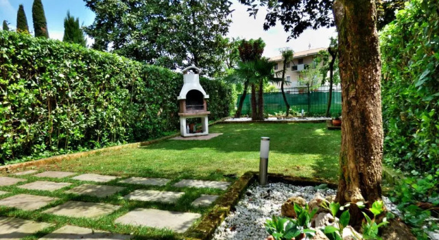 Sunrise House Desenzano, Забронировать Отель Дезенцано-дель-Гарда озеро Гарда