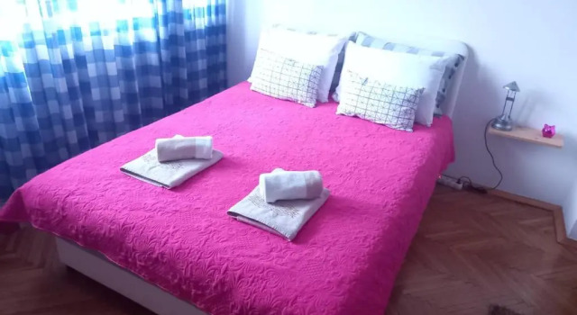 Stan u centru, Book Hotel Hotels in Podgorica County with Parking, Parking
