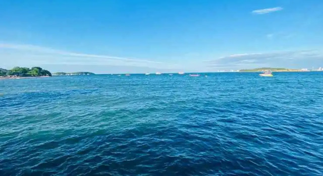 Baan Thalay Suay Koh Larn
