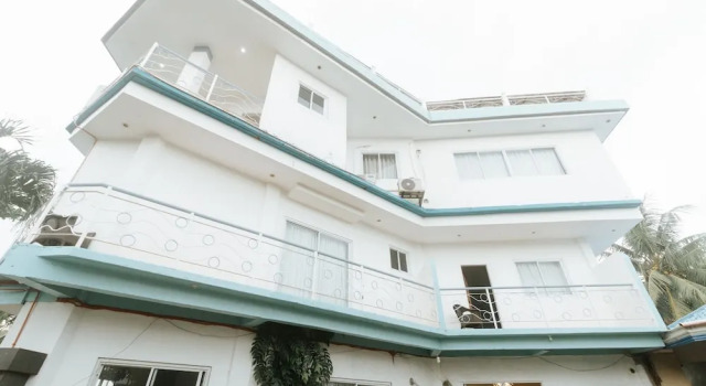 Marina Breeze Resort