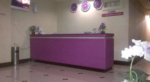 Erin Int Hotel, Book Hotel Hotels in Sulawesi with Parking, Parking