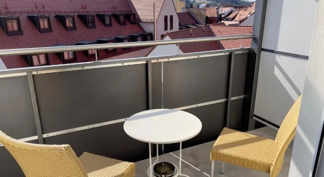 Трёхместный номер Standard с балконом Hotel Central