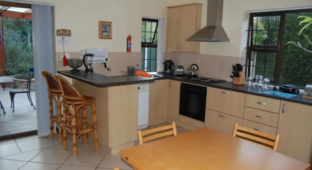 Люкс Ascot Gardens Self Catering