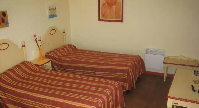 Fernoux-Coutenet, Rezervasyon Otel Rochefort-sur-Nenon Burgonya