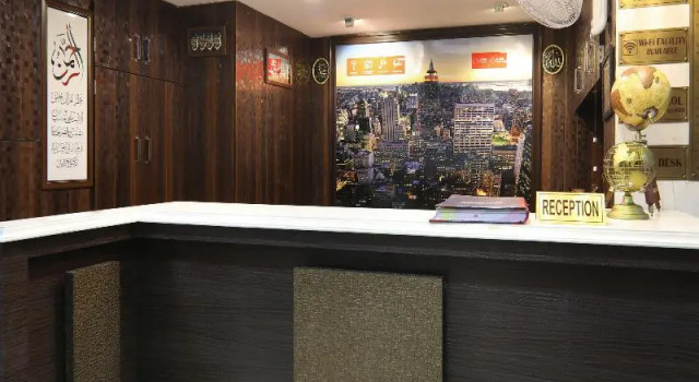 OYO 15514 Wall Street, Забронировать Отель Отели Нью-Дели с завтраком, Завтраки