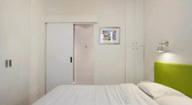 Sleek Apartments near Saint Germain, Забронировать Апартаменты/квартира Париж Иль-де-Франс, рядом с Fondation Henri Cartier-Bresson