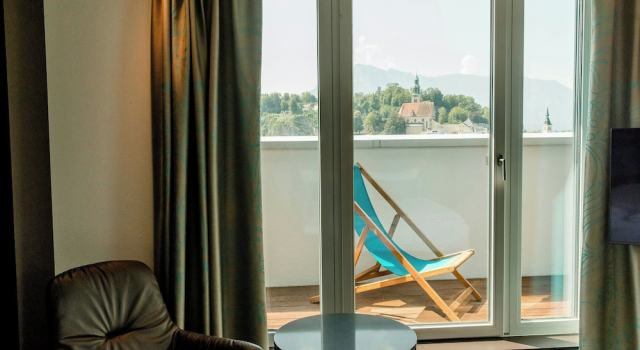 Номер Standard с балконом Motel One Salzburg-Süd