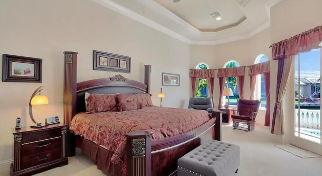 Коттедж Luxury SPIN509 4 Bedroom Holiday Home by Marco Naples Vacation Homes