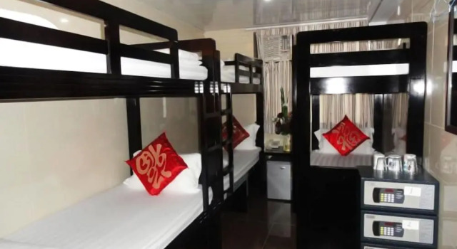 Кровать в общем номере (мужской номер) Budget Hostel Block D 10th Floor 24 HOUR RECEPTION
