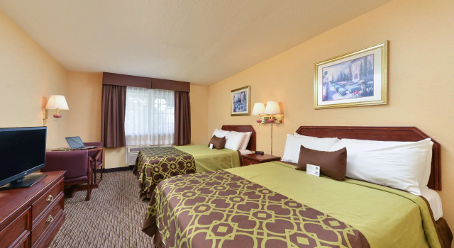 Четырёхместный номер Standard Americas Best Value Inn San Jose Convention Center