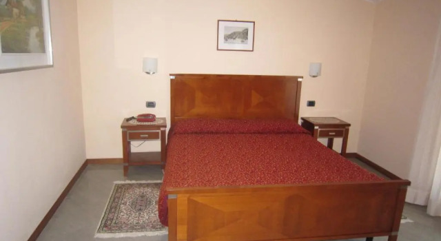 Полулюкс Hotel Ristorante Sole