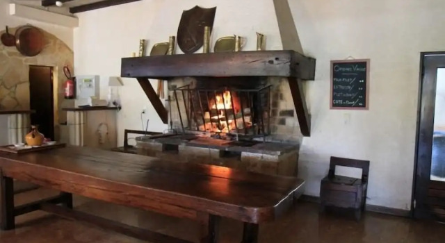 Hostellerie du Lac, Rezervovat Hotel L'Isle-Jourdain Gers
