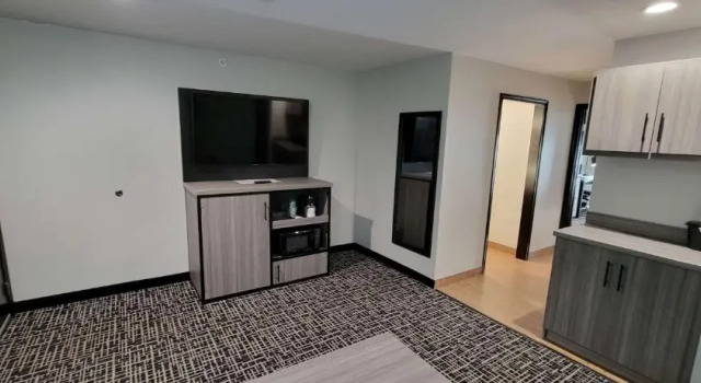 Двухместный люкс с 2 комнатами Best Western Plus Greenwood Indy South Inn