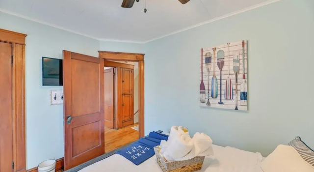 Коттедж с 4 комнатами с балконом Lovely Hammondsport Home, Walk to Keuka Lake!