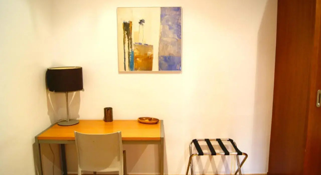 Places4stay Ramblas 2bd, Забронировать Отель Барселона провинция Барселона, рядом с Приход Св. Августина