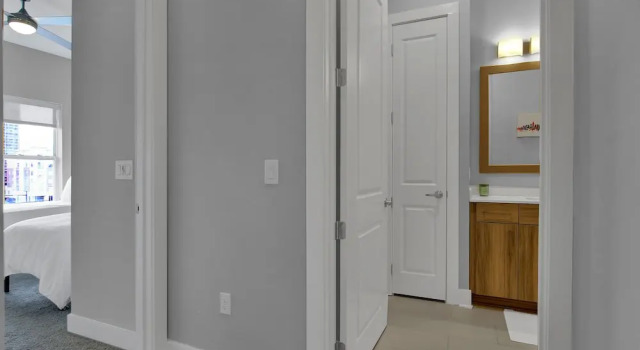 Kasa Charlotte Uptown Apartments, Забронировать Апартаменты/квартира Отели Шарлотте с бассейном, рядом с Концертная площадка Северной Каролины Music Factory, Бассейн
