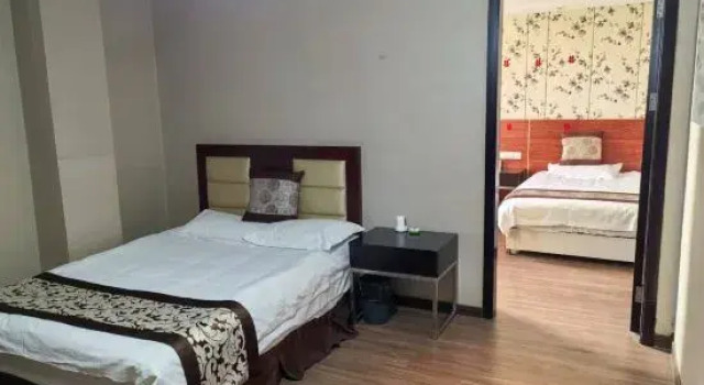 Трёхместный люкс Taizhou Impression Qinhu Hotel