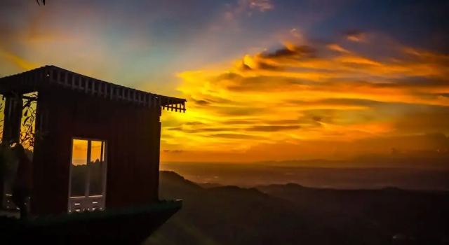 Bukit Lintang Sewu Domping, Prenota Hotel Muntuk Indonesia