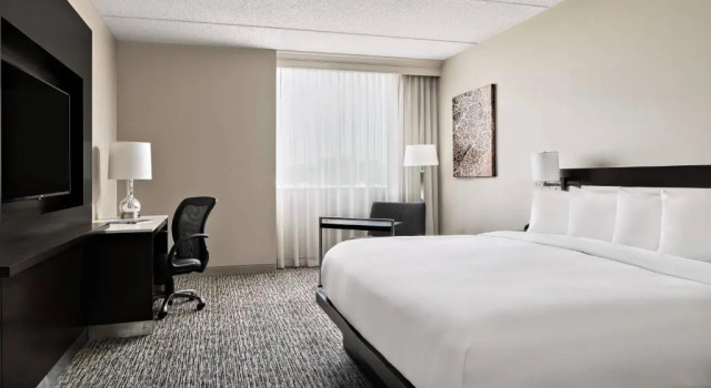 Двухместный номер Executive Cleveland Marriott East