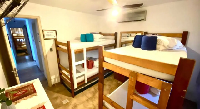 Кровать в общем номере (женский номер) Family Hostel e Pousada