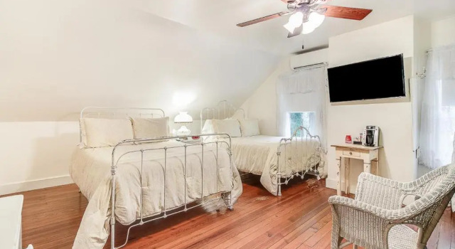 Четырёхместный номер Standard TFreres Bed & Breakfast