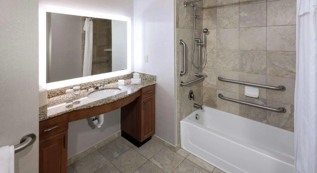 Двухместный люкс Accessible Homewood Suites by Hilton Phoenix North-Happy Valley