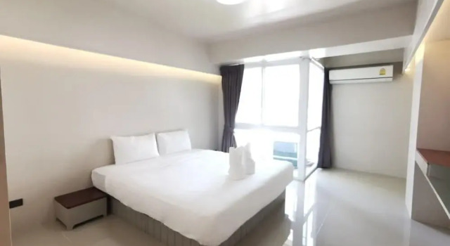 A Room Bangkok Sathorn