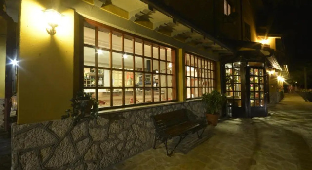 Hotel Ristorante Pineta, Rezervovat Hotel  