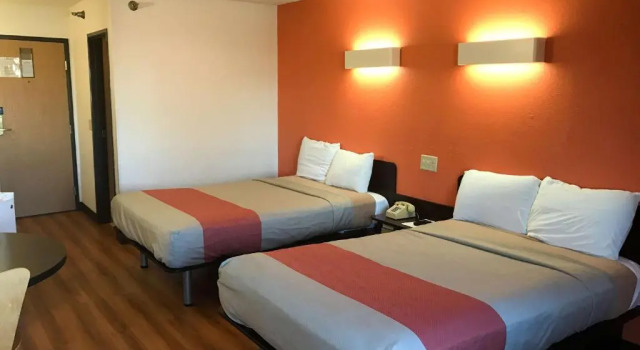Четырёхместный номер Standard Motel 6 Davenport, IA